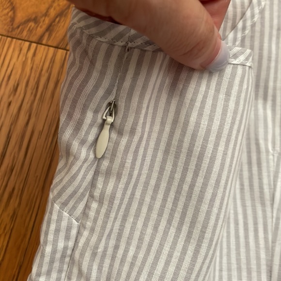 ✨ 10 for $20 🌻 J.Crew Top - Picture 9 of 9